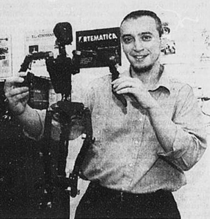Riccardo Cangini in 1999 with the portable Monkey2 motion capture system by Artematica
